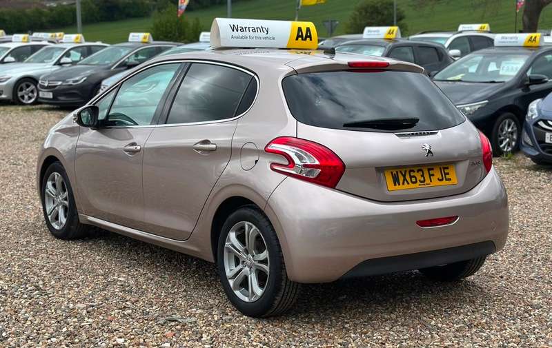 2013 PEUGEOT 208 2013 PEUGEOT 208