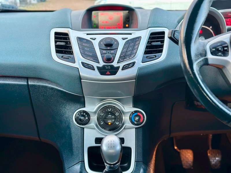 2010 FORD FIESTA 2010 FORD FIESTA