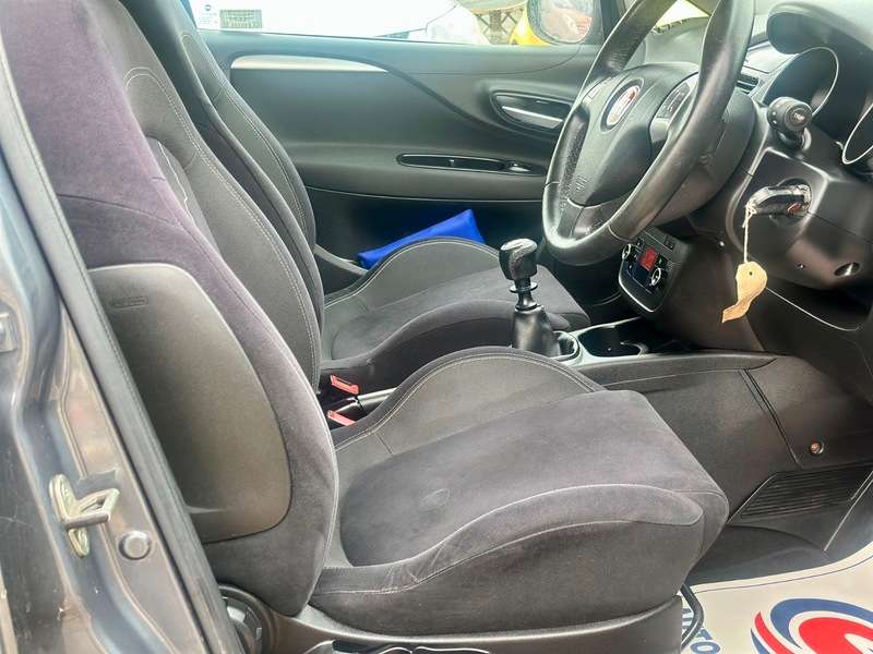 2014 FIAT PUNTO 2014 FIAT PUNTO