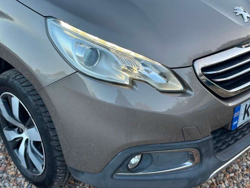 A 2014 PEUGEOT 2008 E-HDI ALLURE A 2014 PEUGEOT 2008 E-HDI ALLURE