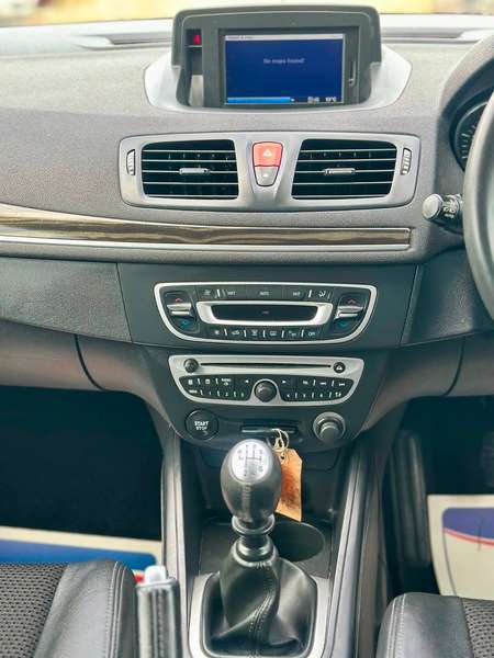 2010 RENAULT MEGANE 2010 RENAULT MEGANE