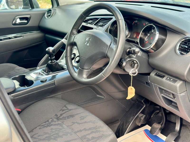 2013 PEUGEOT 3008 2013 PEUGEOT 3008