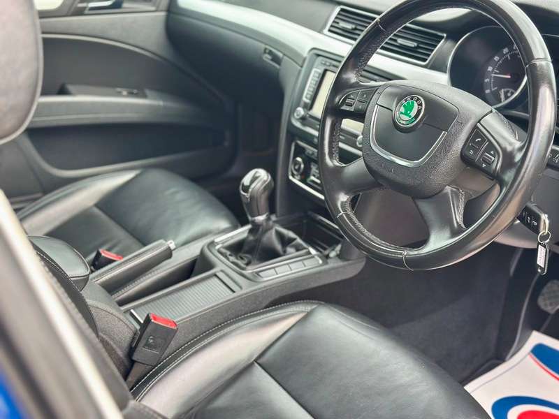 2011 SKODA SUPERB 2011 SKODA SUPERB