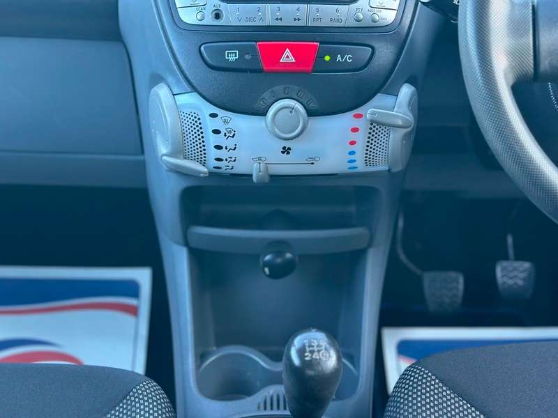 2011 TOYOTA AYGO 2011 TOYOTA AYGO