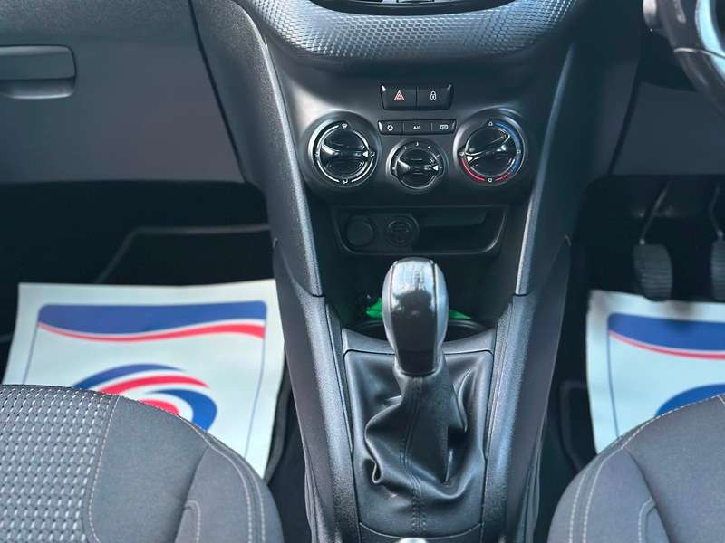 2015 PEUGEOT 208 2015 PEUGEOT 208