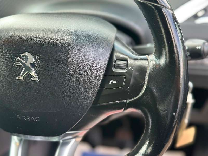 2016 PEUGEOT 208 2016 PEUGEOT 208
