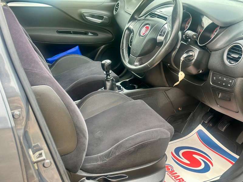 2014 FIAT PUNTO 2014 FIAT PUNTO
