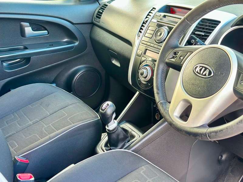 2010 KIA VENGA 2010 KIA VENGA