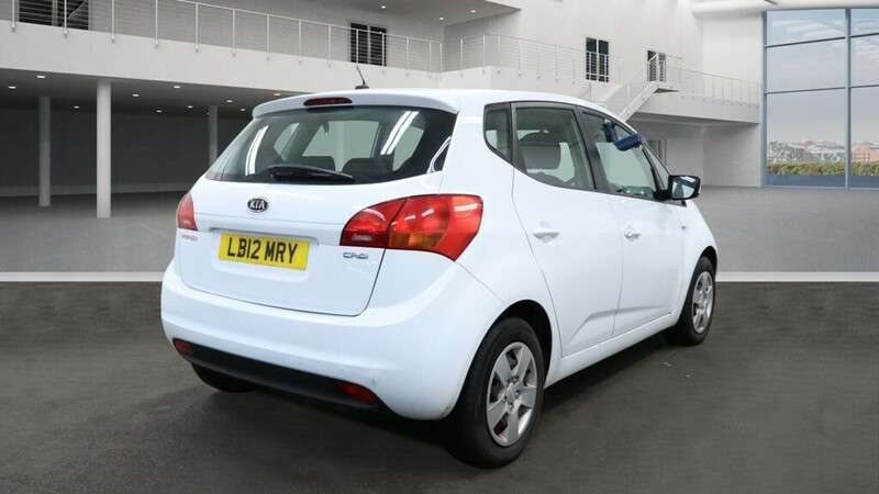 A 2012 KIA VENGA CRDI 1 A 2012 KIA VENGA CRDI 1