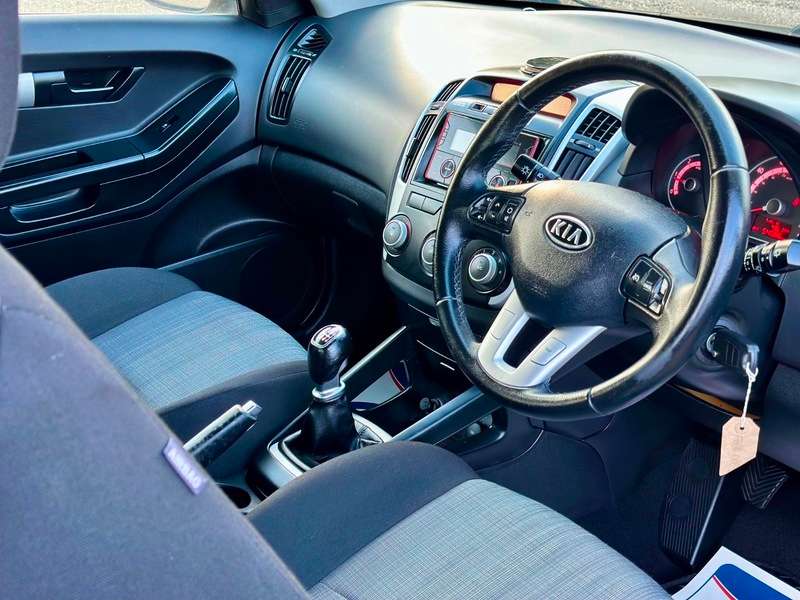 2012 KIA CEED 2012 KIA CEED