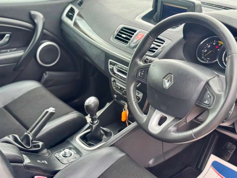 2010 RENAULT MEGANE 2010 RENAULT MEGANE