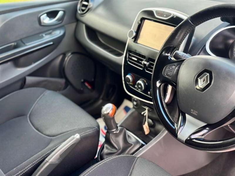 2015 RENAULT CLIO 2015 RENAULT CLIO