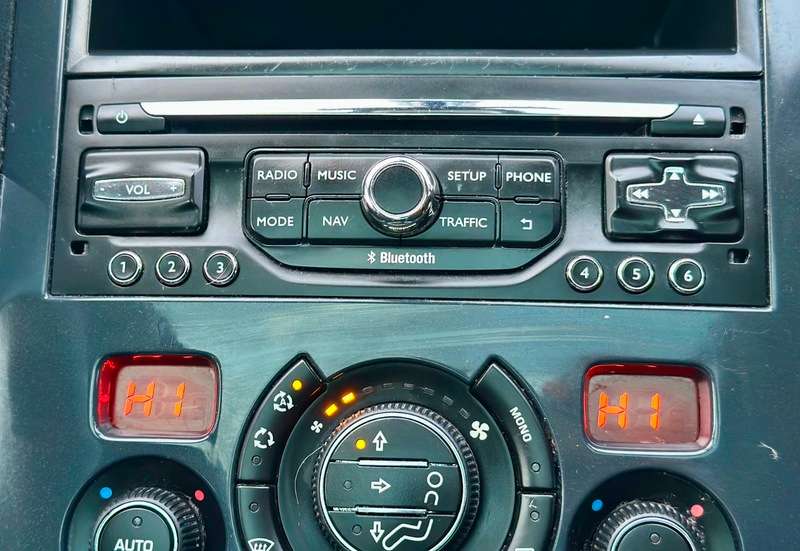 2014 PEUGEOT 3008 2014 PEUGEOT 3008