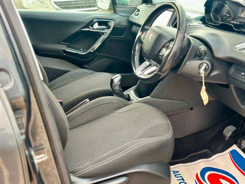 2015 PEUGEOT 208 2015 PEUGEOT 208