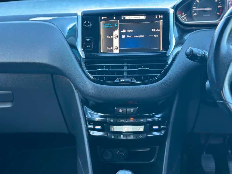 2013 PEUGEOT 208 2013 PEUGEOT 208