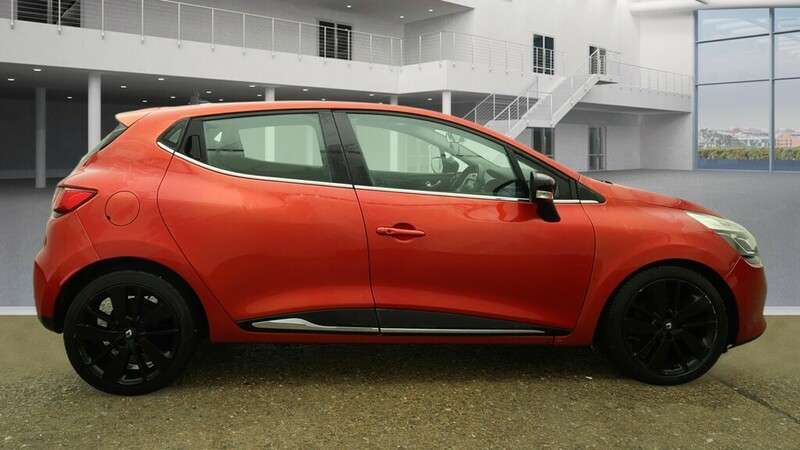 A 2014 RENAULT CLIO DYNAMIQUE S MEDIANAV ENERGY DCI S/S A 2014 RENAULT CLIO DYNAMIQUE S MEDIANAV ENERGY DCI S/S