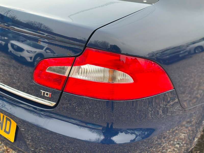 2011 SKODA SUPERB 2011 SKODA SUPERB