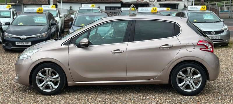 2013 PEUGEOT 208 2013 PEUGEOT 208