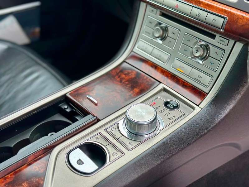 2010 JAGUAR XF 2010 JAGUAR XF