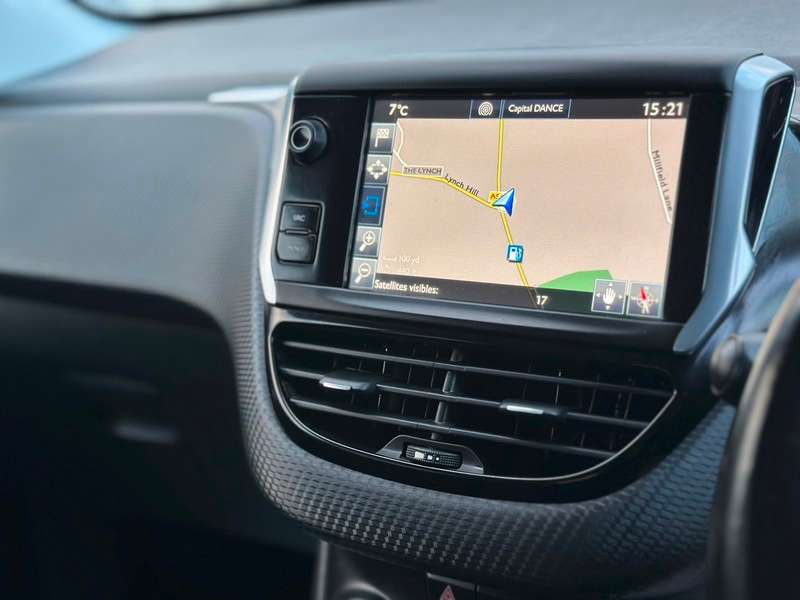 2015 PEUGEOT 208 2015 PEUGEOT 208