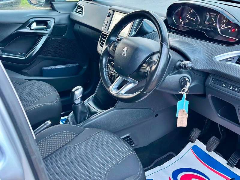 2015 PEUGEOT 208 2015 PEUGEOT 208