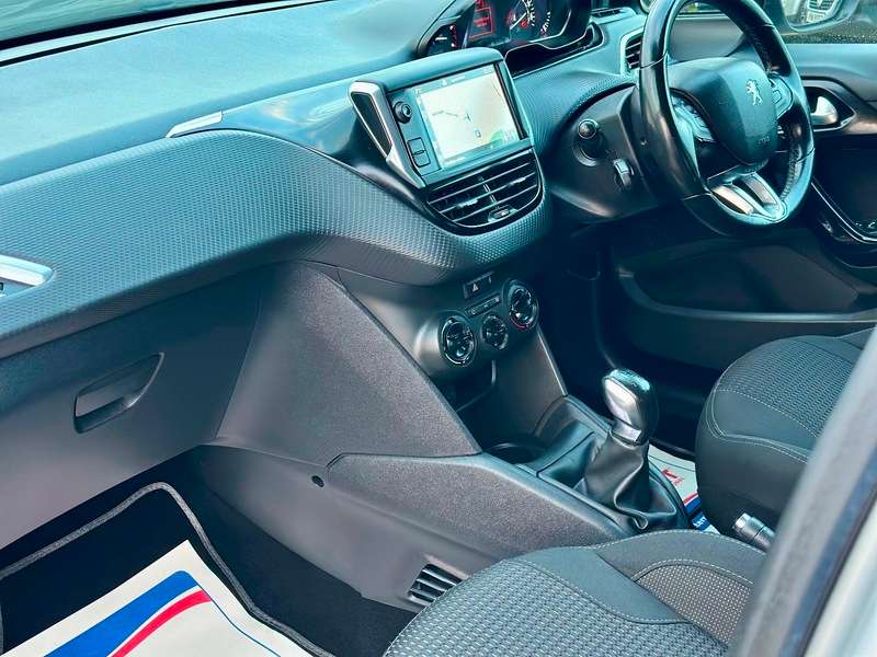 2015 PEUGEOT 208 2015 PEUGEOT 208