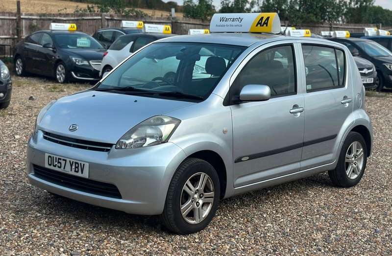 A 2007 DAIHATSU SIRION CENTENARY A 2007 DAIHATSU SIRION CENTENARY