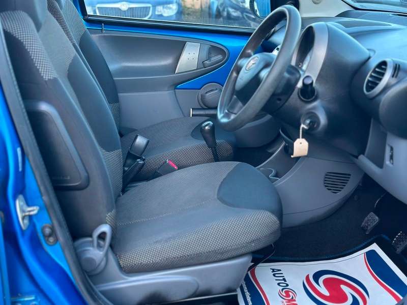 2011 TOYOTA AYGO 2011 TOYOTA AYGO
