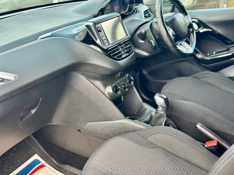 2016 PEUGEOT 208 2016 PEUGEOT 208