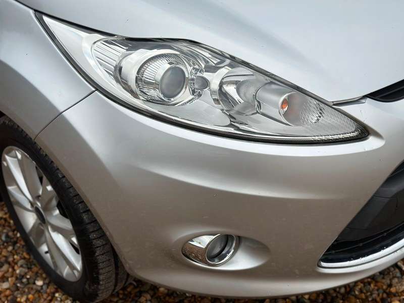 A 2010 FORD FIESTA ZETEC TDCI A 2010 FORD FIESTA ZETEC TDCI