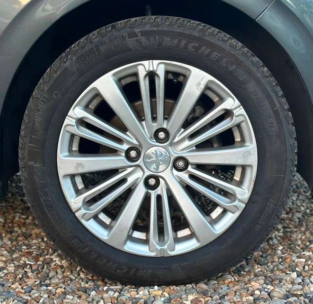 2016 PEUGEOT 208 2016 PEUGEOT 208