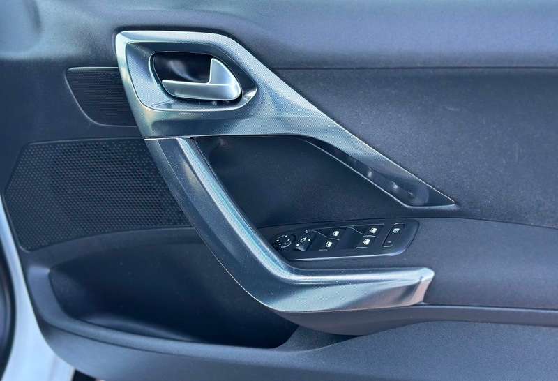 2016 PEUGEOT 2008 2016 PEUGEOT 2008