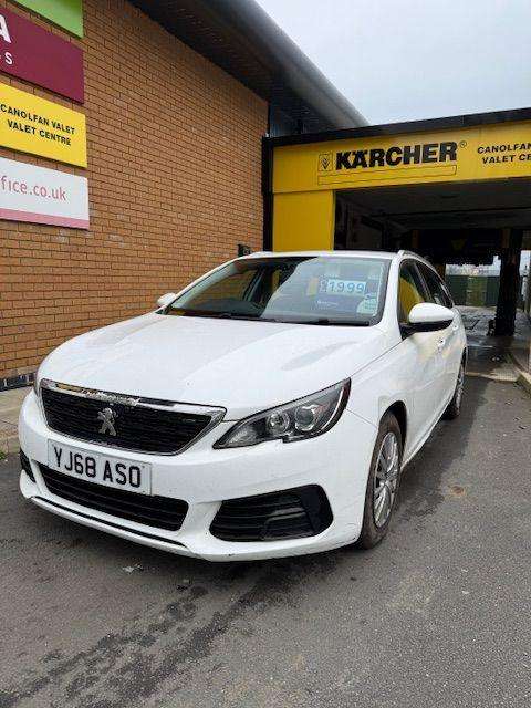 A 2018 PEUGEOT 308 Access Sw Blue Hdi S/s A 2018 PEUGEOT 308 Access Sw Blue Hdi S/s