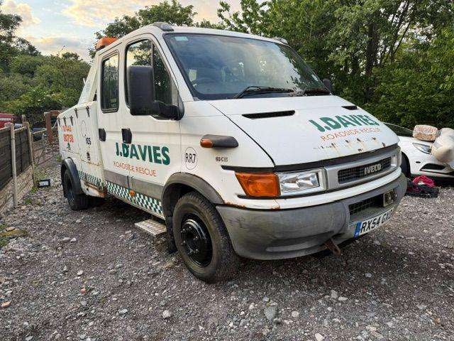 A 2004 IVECO DAILY CEEJAY SPEC LIFT TRUCK A 2004 IVECO DAILY CEEJAY SPEC LIFT TRUCK