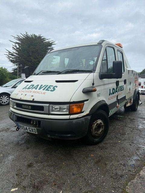 2004 IVECO DAILY CEEJAY SPEC LIFT TRUCK 2004 IVECO DAILY CEEJAY SPEC LIFT TRUCK
