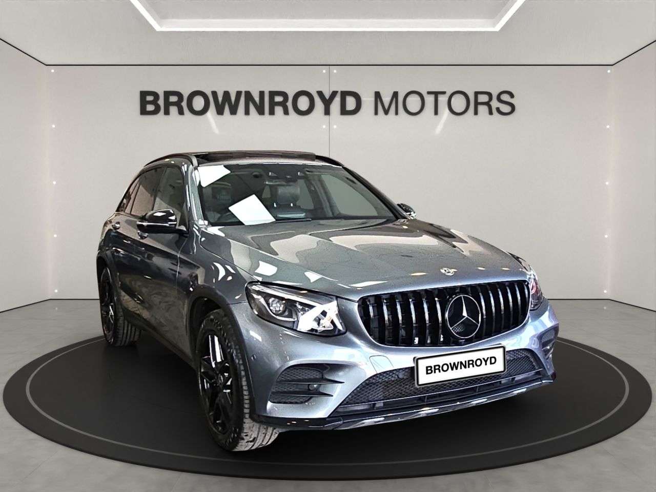 A 2017 MERCEDES-BENZ GLC-CLASS 2.1 GLC 220 D 4MATIC AMG LINE PREMIUM 5d 168 BHP A 2017 MERCEDES-BENZ GLC-CLASS 2.1 GLC 220 D 4MATIC AMG LINE PREMIUM 5d 168 BHP