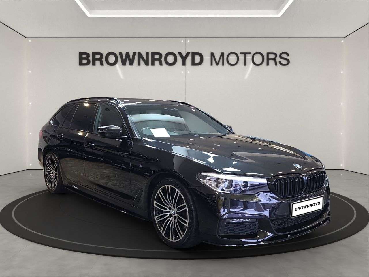 A 2020 BMW 5 SERIES 3.0 530d M Sport Touring 5dr Diesel Auto Euro 6 (s/s) (265 ps) A 2020 BMW 5 SERIES 3.0 530d M Sport Touring 5dr Diesel Auto Euro 6 (s/s) (265 ps)