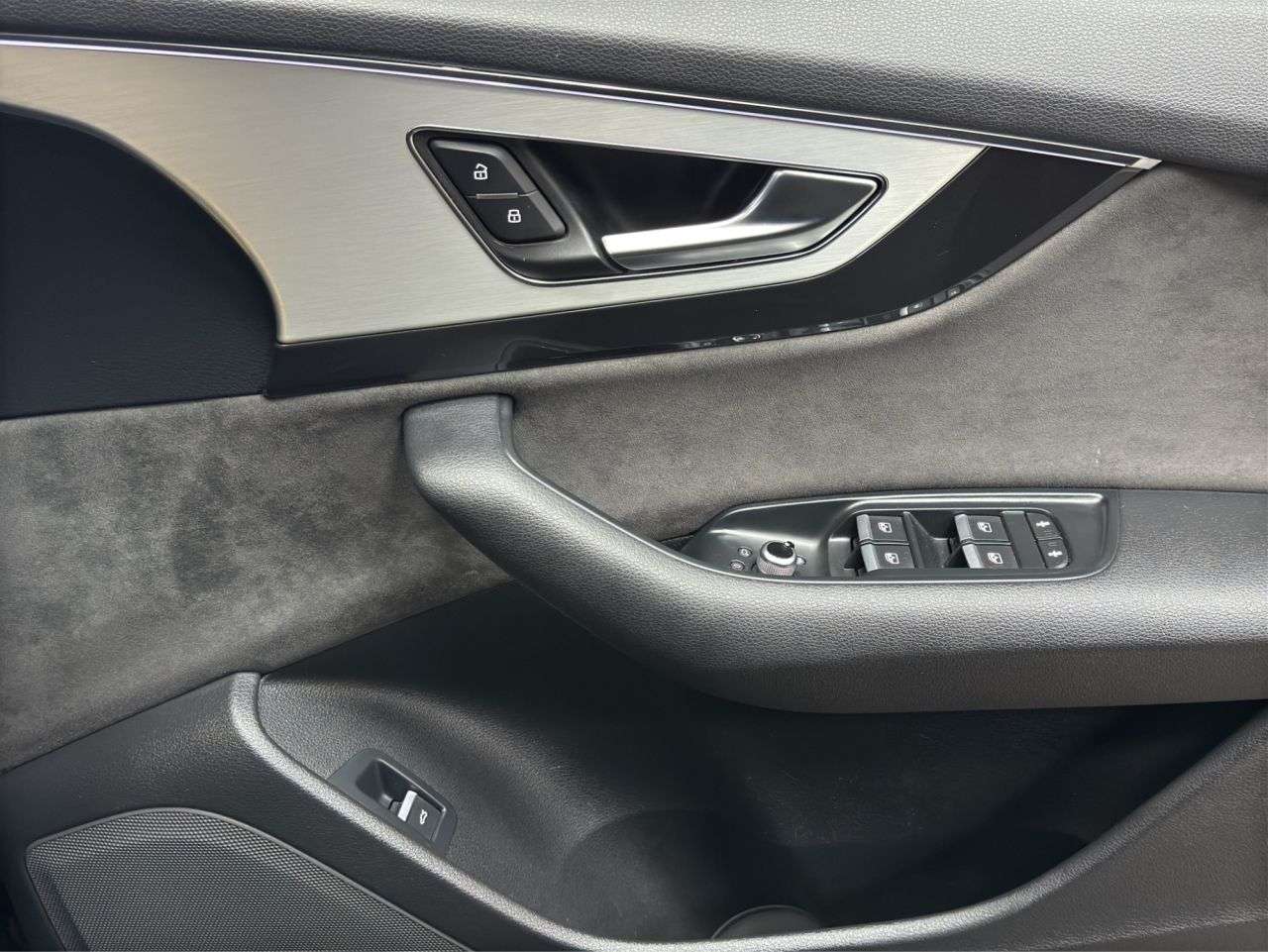 2018 AUDI Q7 2018 AUDI Q7