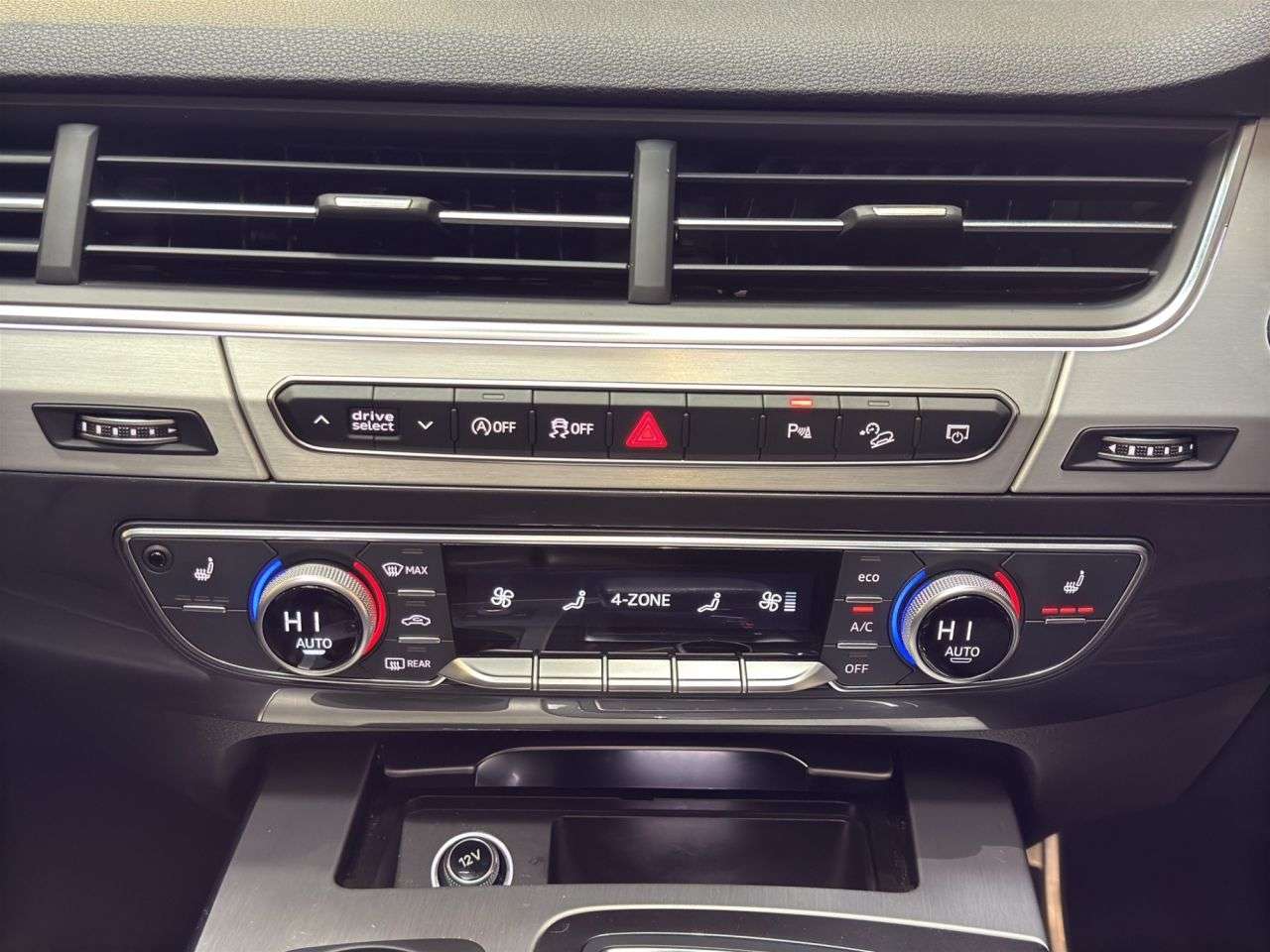 2018 AUDI Q7 2018 AUDI Q7