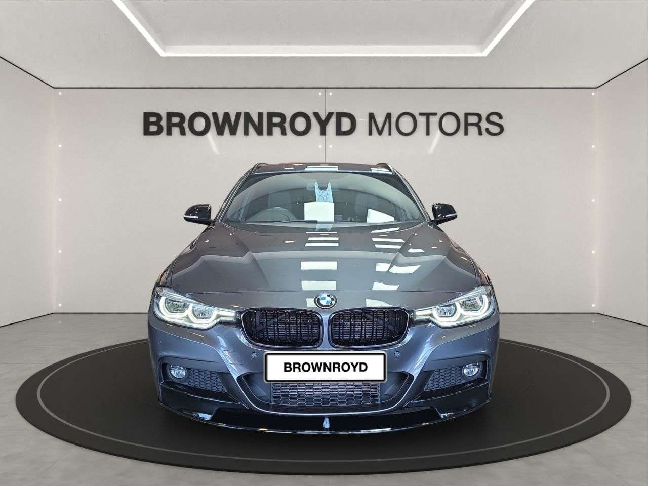 A 2017 BMW 3 SERIES 3.0 330d M Sport Touring 5dr Diesel Auto xDrive Euro 6 (s/s) (258 ps) A 2017 BMW 3 SERIES 3.0 330d M Sport Touring 5dr Diesel Auto xDrive Euro 6 (s/s) (258 ps)