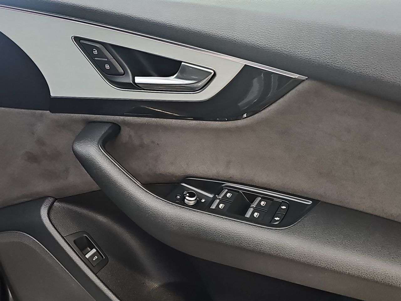 2018 AUDI Q7 2018 AUDI Q7