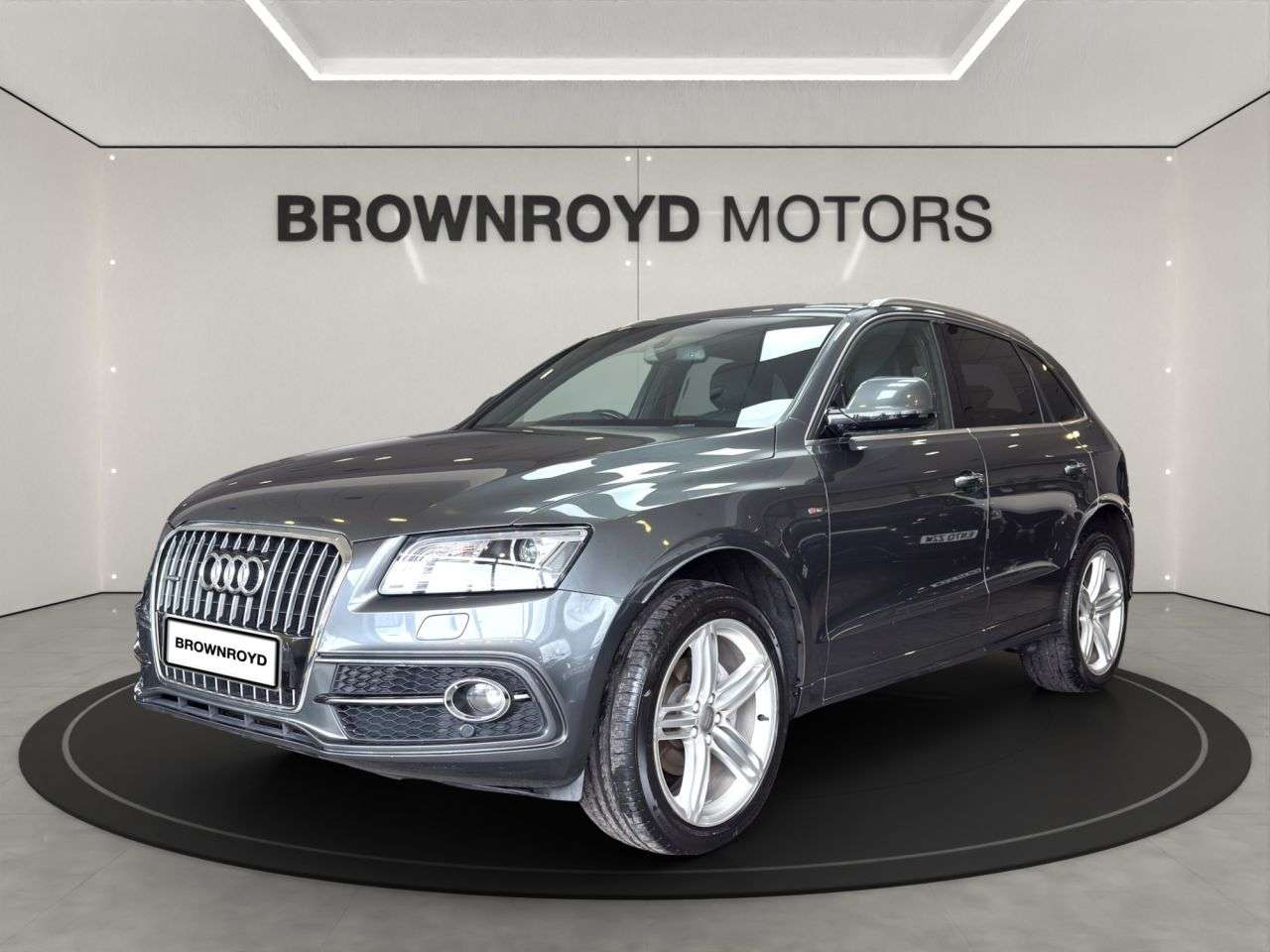 A 2015 AUDI Q5 2.0 TDI S line Plus SUV 5dr Diesel Manual quattro Euro 5 (s/s) (177 ps) A 2015 AUDI Q5 2.0 TDI S line Plus SUV 5dr Diesel Manual quattro Euro 5 (s/s) (177 ps)