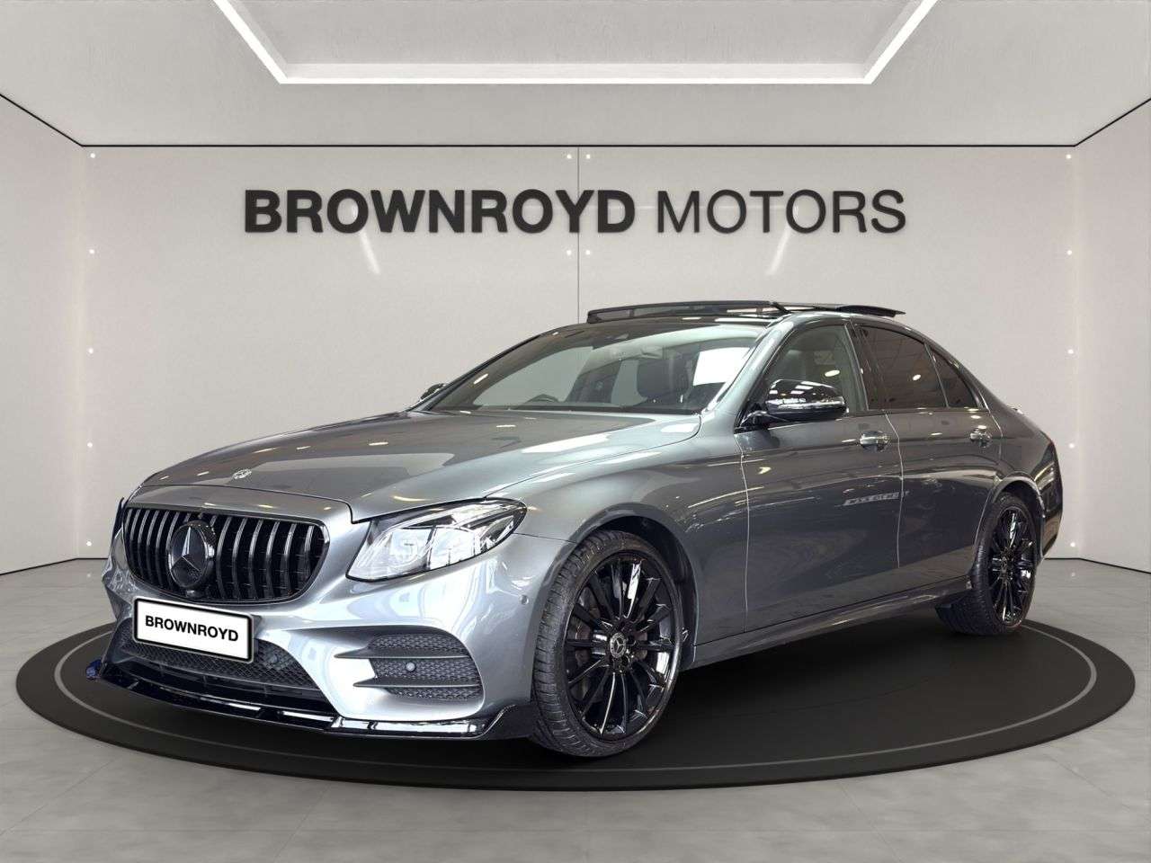 A 2019 MERCEDES-BENZ E-CLASS 2.9 E400d AMG Line (Premium Plus) Saloon 4dr Diesel G-Tronic+ 4MATIC Euro 6 A 2019 MERCEDES-BENZ E-CLASS 2.9 E400d AMG Line (Premium Plus) Saloon 4dr Diesel G-Tronic+ 4MATIC Euro 6