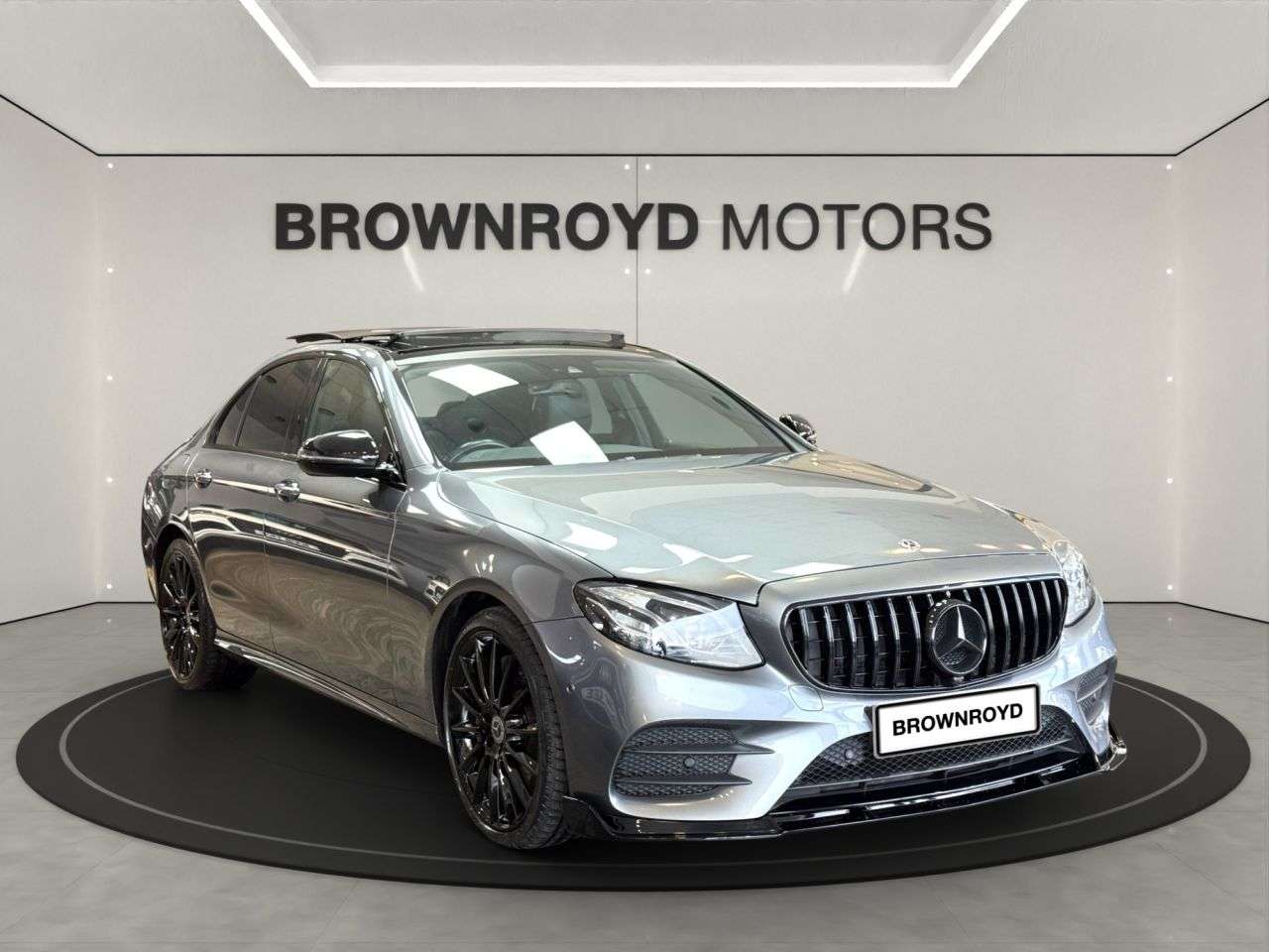 A 2019 MERCEDES-BENZ E-CLASS 2.9 E400d AMG Line (Premium Plus) Saloon 4dr Diesel G-Tronic+ 4MATIC Euro 6 A 2019 MERCEDES-BENZ E-CLASS 2.9 E400d AMG Line (Premium Plus) Saloon 4dr Diesel G-Tronic+ 4MATIC Euro 6