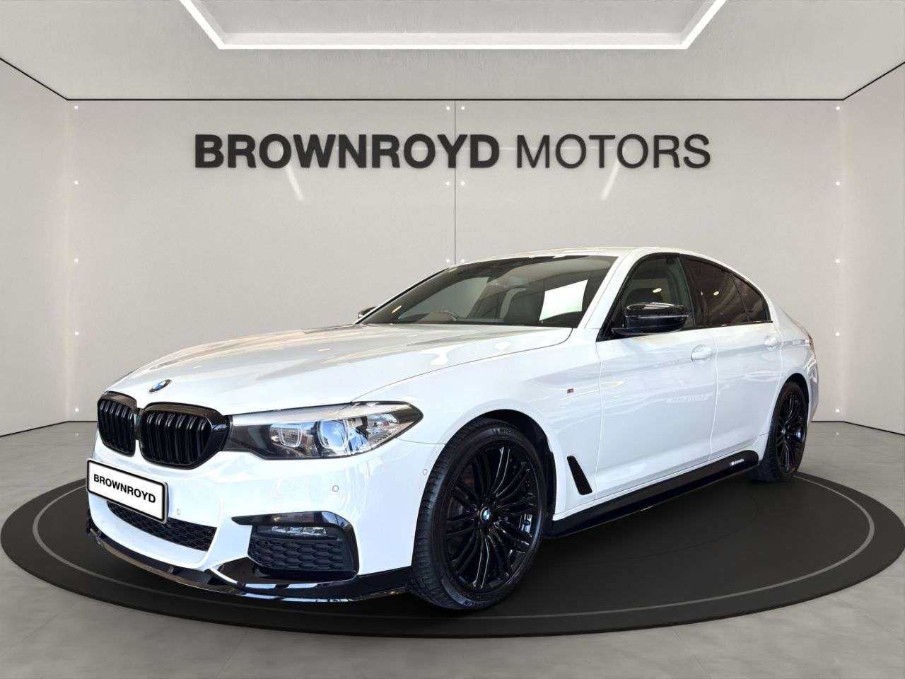 A 2020 BMW 5 SERIES 2.0 520d M Sport Saloon 4dr Diesel Auto xDrive Euro 6 (s/s) (190 ps) A 2020 BMW 5 SERIES 2.0 520d M Sport Saloon 4dr Diesel Auto xDrive Euro 6 (s/s) (190 ps)