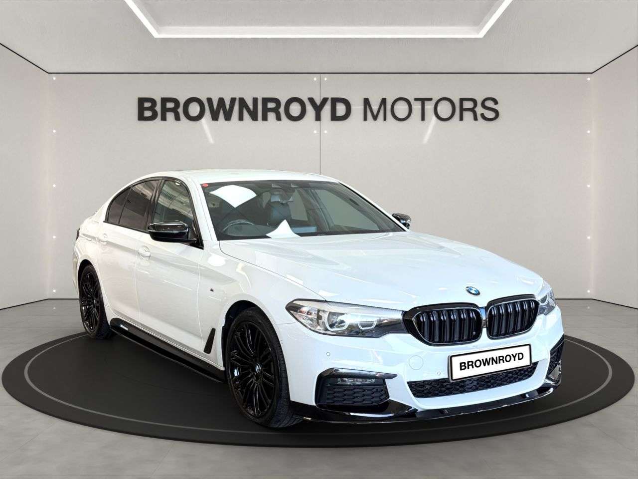 A 2020 BMW 5 SERIES 2.0 520d M Sport Saloon 4dr Diesel Auto xDrive Euro 6 (s/s) (190 ps) A 2020 BMW 5 SERIES 2.0 520d M Sport Saloon 4dr Diesel Auto xDrive Euro 6 (s/s) (190 ps)