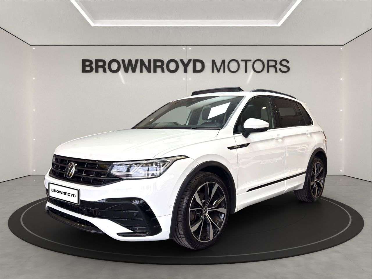 A 2021 VOLKSWAGEN TIGUAN 2.0 TDI R-Line SUV 5dr Diesel DSG 4Motion Euro 6 (s/s) (150 ps) A 2021 VOLKSWAGEN TIGUAN 2.0 TDI R-Line SUV 5dr Diesel DSG 4Motion Euro 6 (s/s) (150 ps)
