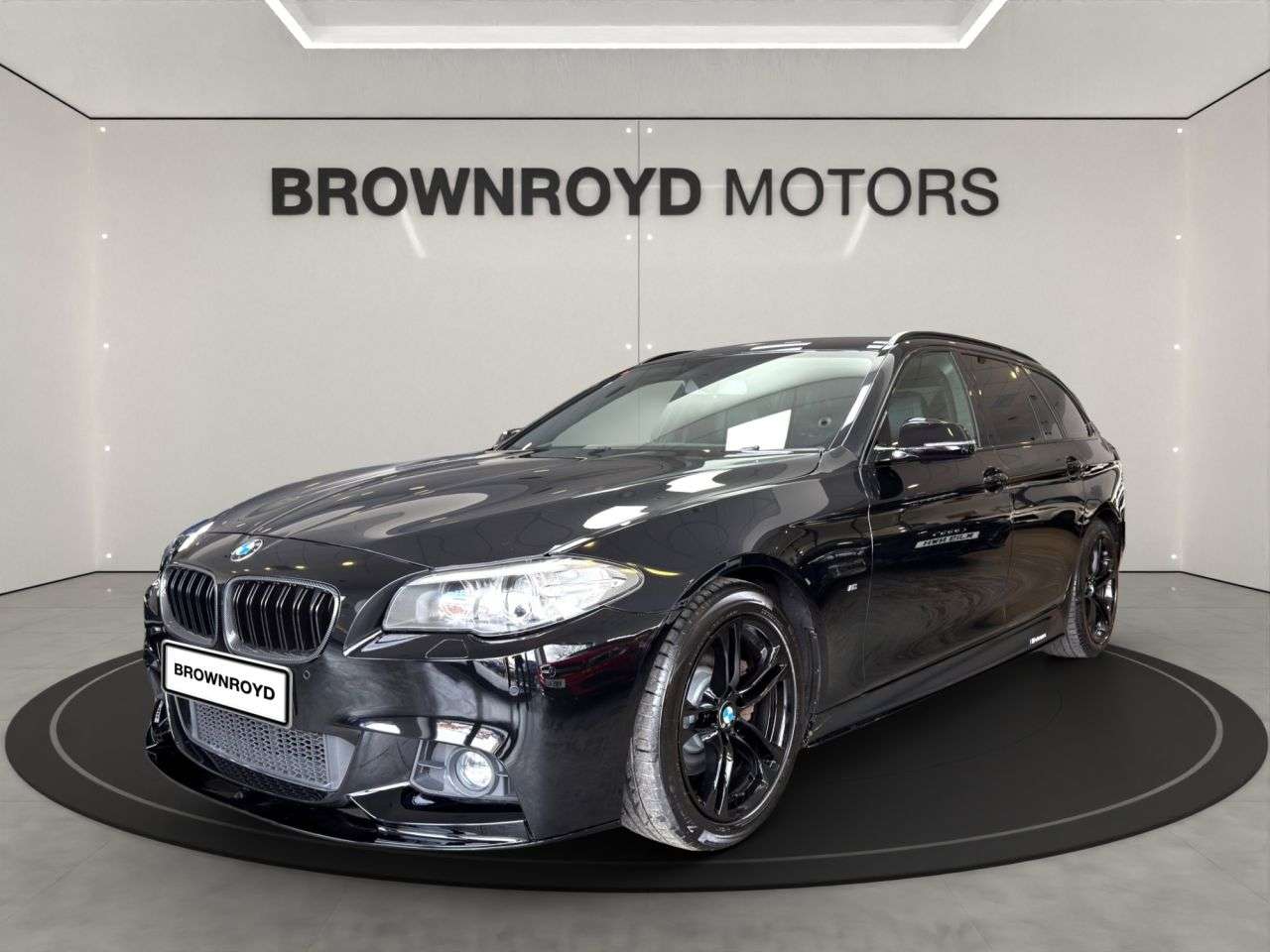 A 2017 BMW 5 SERIES 2.0 520d M Sport Touring 5dr Diesel Auto Euro 6 (s/s) (190 ps) A 2017 BMW 5 SERIES 2.0 520d M Sport Touring 5dr Diesel Auto Euro 6 (s/s) (190 ps)