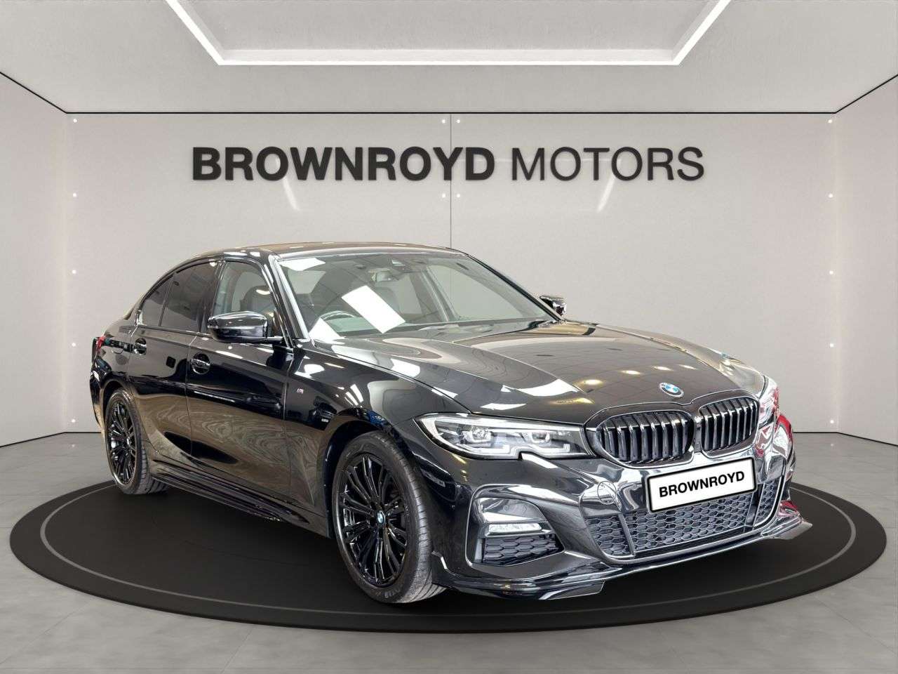 A 2020 BMW 3 SERIES 2.0 320i M Sport Saloon 4dr Petrol Auto xDrive Euro 6 (s/s) (184 ps) A 2020 BMW 3 SERIES 2.0 320i M Sport Saloon 4dr Petrol Auto xDrive Euro 6 (s/s) (184 ps)