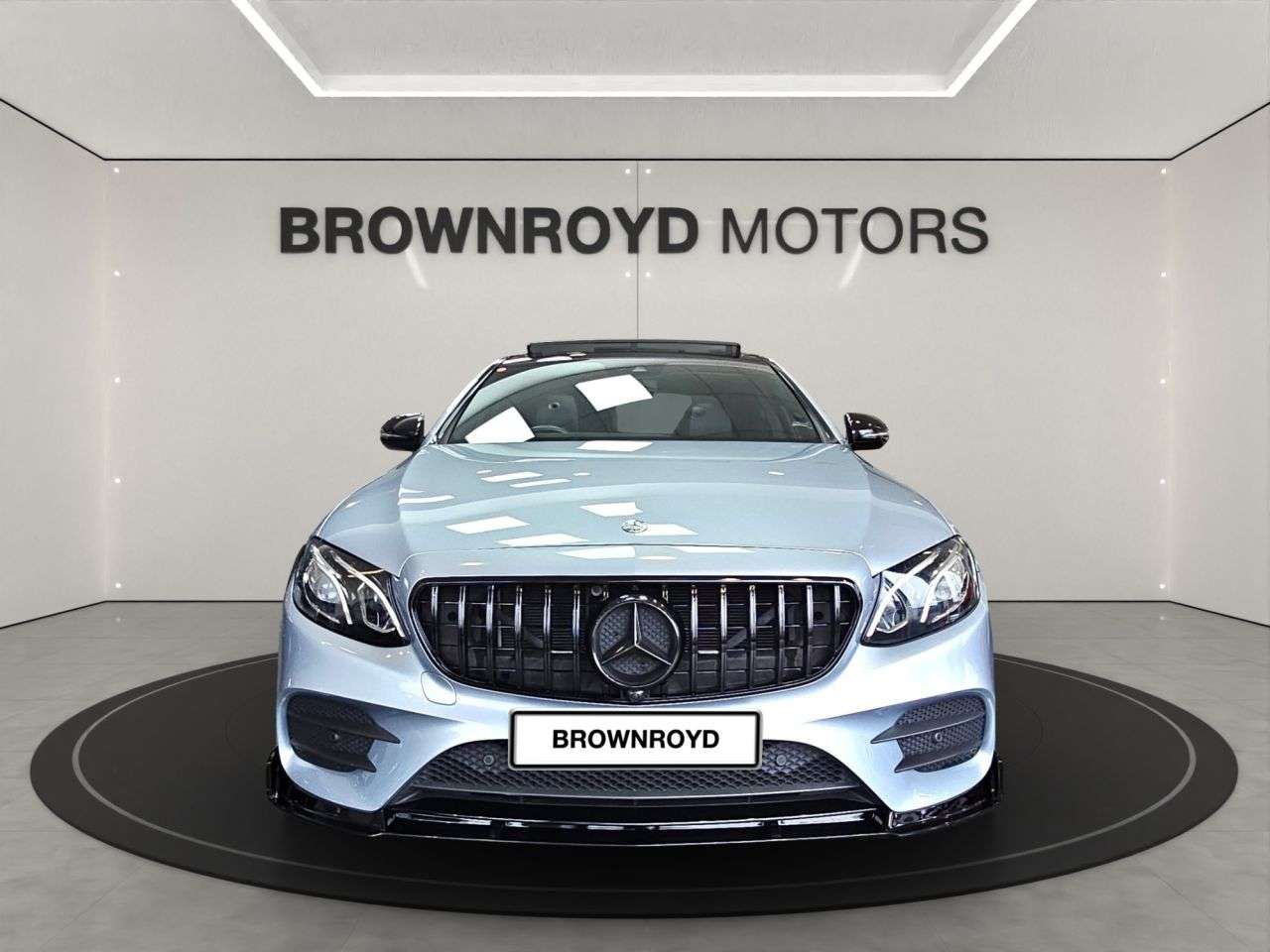 A 2017 MERCEDES-BENZ E-CLASS 2.0 E220d AMG Line (Premium) Saloon 4dr Diesel G-Tronic+ Euro 6 (s/s) (194 A 2017 MERCEDES-BENZ E-CLASS 2.0 E220d AMG Line (Premium) Saloon 4dr Diesel G-Tronic+ Euro 6 (s/s) (194